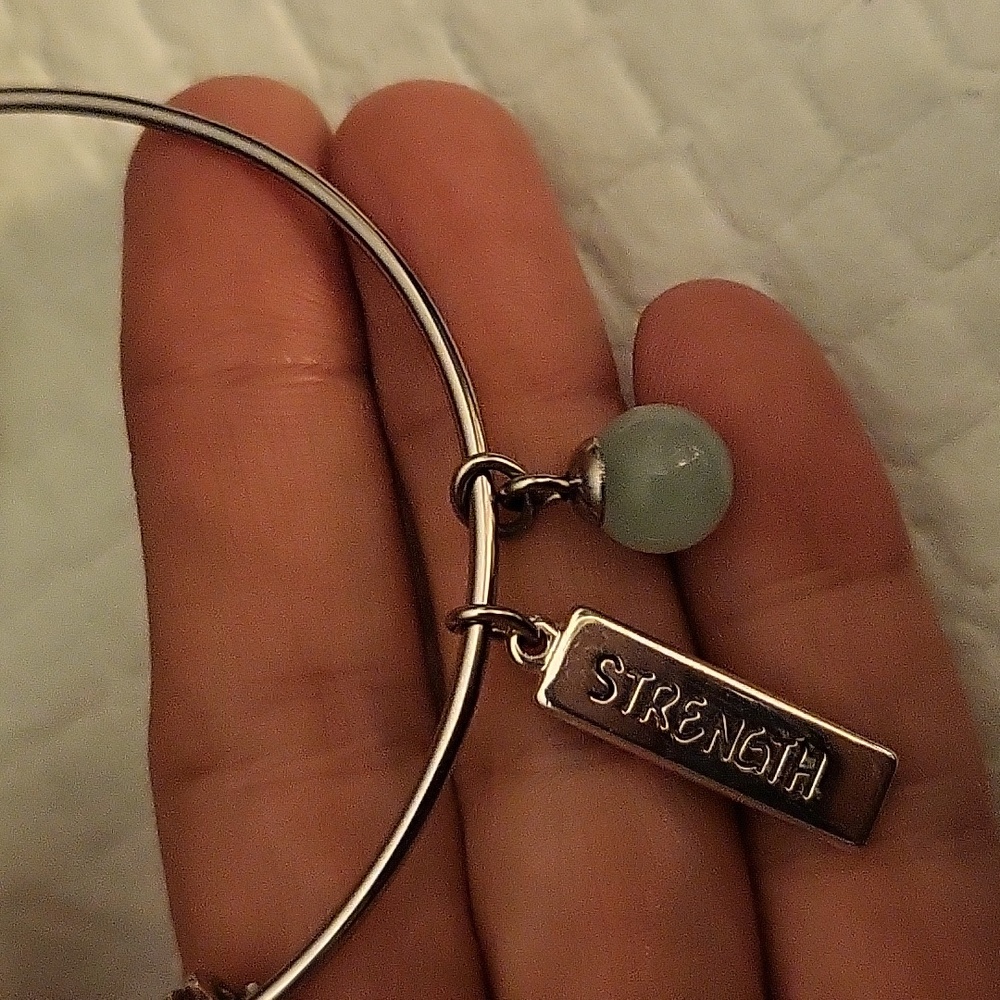 NWOT  LA Rocks bracelet  set - Picture 6 of 8